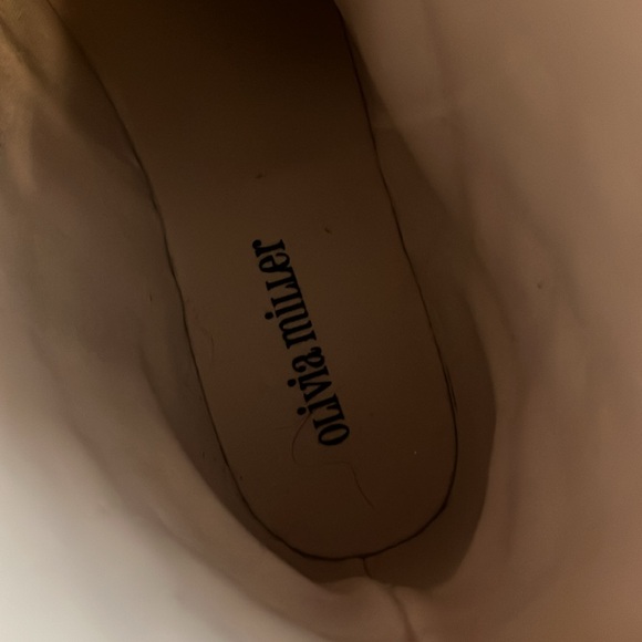 Beige boots - Picture 3 of 3